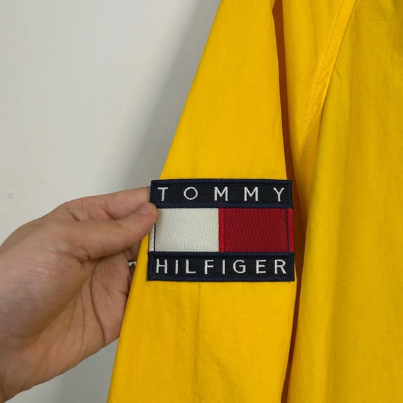 Tommy Hilfiger Vintage Yellow Full Zip Hooded Windbreaker - Picture 4 of 5